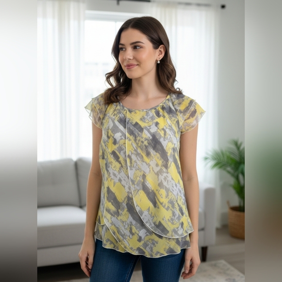 Ricki's Tops - Ricki's Yellow and Gray Patterned Blouse